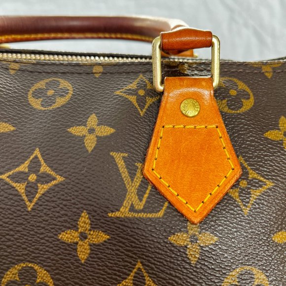 Louis Vuitton Monogram Speedy 30 Handbag - Picture 2 of 11